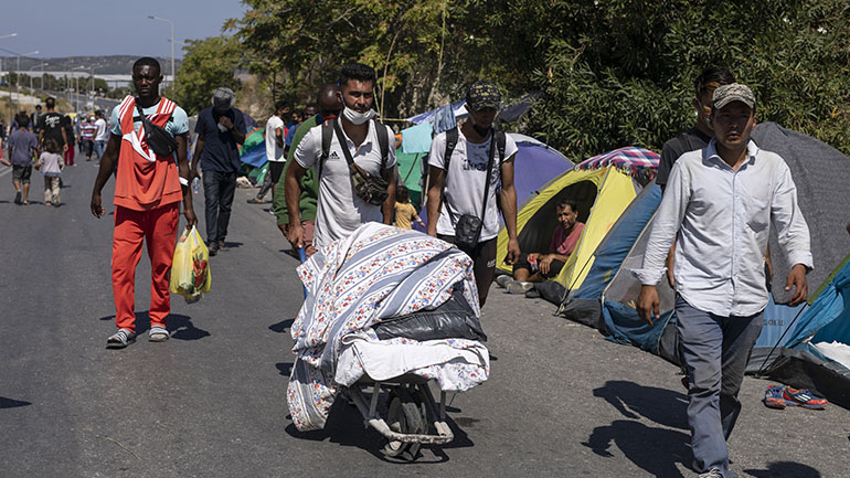 Ευρωπαϊκή Επιτροπή: Προσφορά της Πολωνίας προς την Ελλάδα για τη στέγαση των μεταναστών